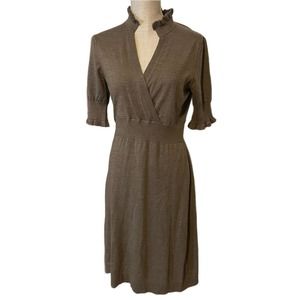 Banana Republic Fine Merino Wool Ruffled V-Neck Smocked Dress Size Medium